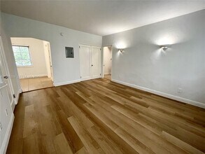 720 Meridian Ave in Miami Beach, FL - Building Photo - Building Photo