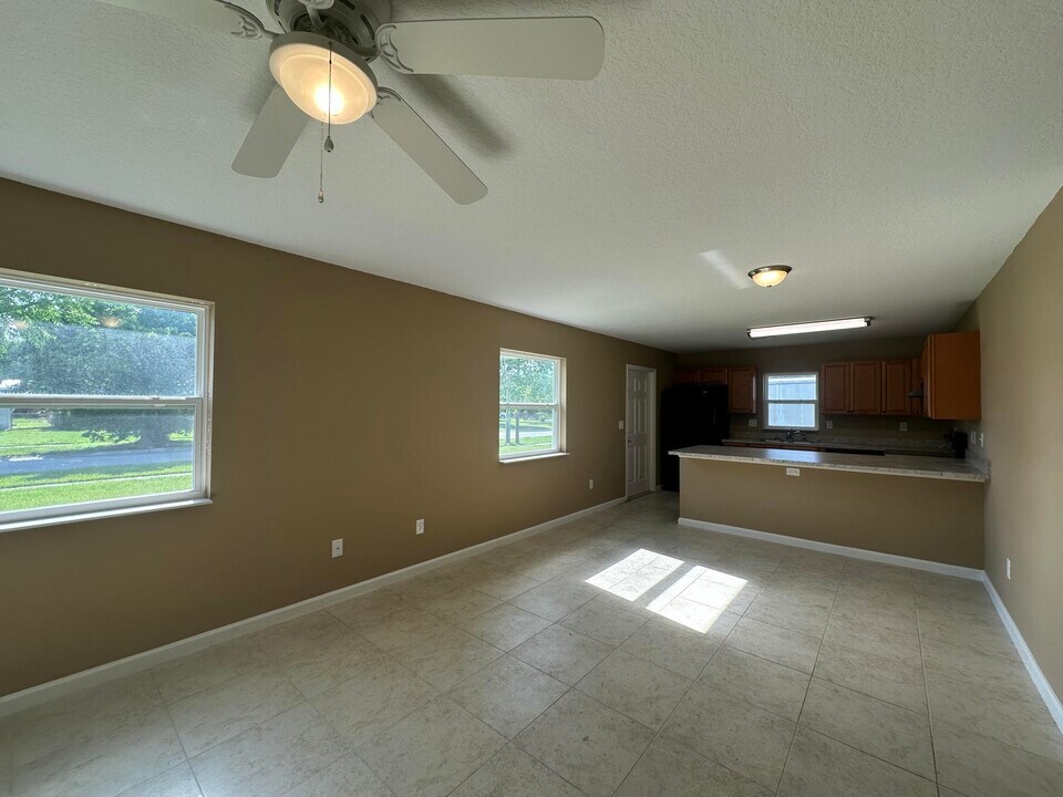 191 SE El Sito Ct in Port St. Lucie, FL - Building Photo