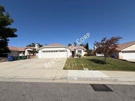 40333 Argyle Ln in Palmdale, CA - Building Photo