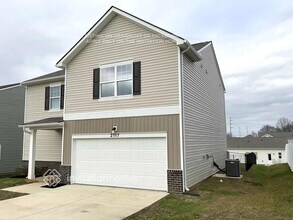 2117 Youngfellow Dr in Columbia, TN - Foto de edificio - Building Photo