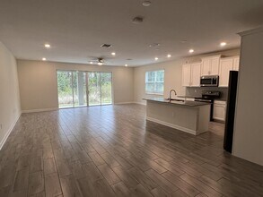 2321 Crescent Moon St in Kissimmee, FL - Foto de edificio - Building Photo