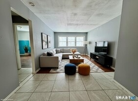 65 Donna Dr in New Haven, CT - Building Photo