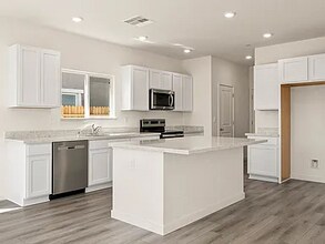 7097 Vail Rnch Rd in Roseville, CA - Building Photo - Building Photo