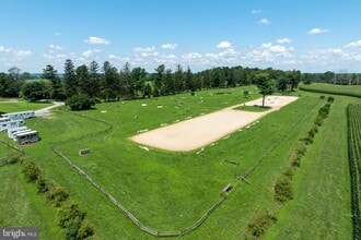 1560 W Doe Run Rd in Kennett Square, PA - Building Photo - Building Photo