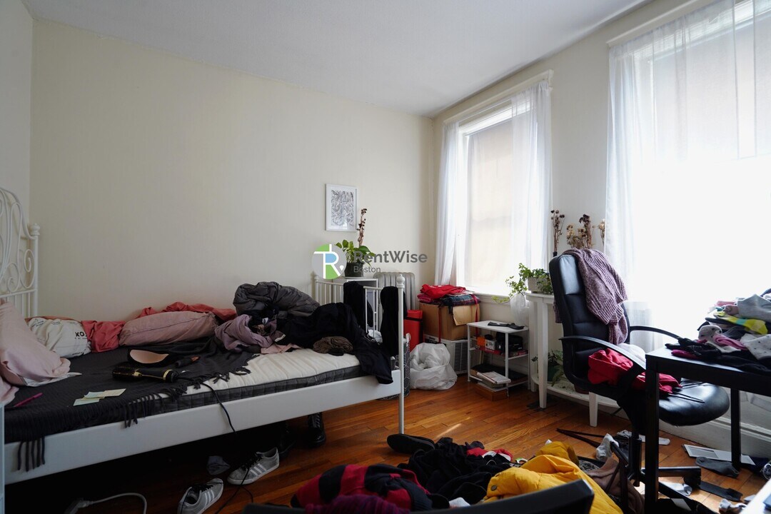 1156 Commonwealth Ave in Allston, MA - Foto de edificio