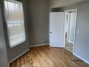 4017 W Van Buren St in Chicago, IL - Building Photo - Building Photo