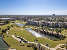 7410 Lake Breeze Dr in Ft. Myers, FL - Building Photo