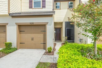 9210 Hillcroft Dr in Riverview, FL - Building Photo - Building Photo