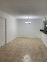 18880 NW 57th Ave in Hialeah, FL - Building Photo
