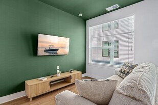 2412 W Cypress St in Tampa, FL - Building Photo