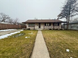 7111 N Dakota St in Spokane, WA - Building Photo