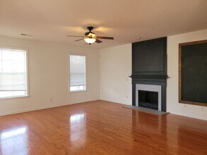 4 Greatwood Way in Savannah, GA - Building Photo - Building Photo