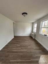 3430 Schoolhouse Ln in Harrisburg, PA - Foto de edificio - Building Photo