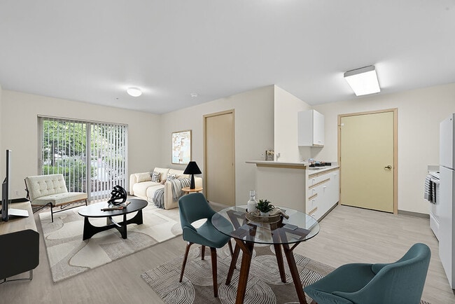 Alderwood Court Senior Affordable Apartments in Lynnwood, WA - Foto de edificio - Building Photo