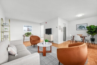 41 Warrender Ave in Toronto, ON - Building Photo - Building Photo