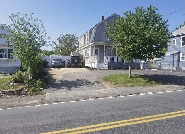 29 Slocum St, Unit 2 in Acushnet, MA - Building Photo - Building Photo