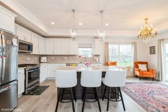 277 Masters Dr in Addison, IL - Building Photo - Building Photo