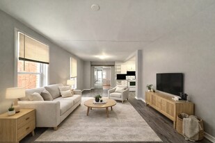 171 East Avenue S in Hamilton, ON - Building Photo