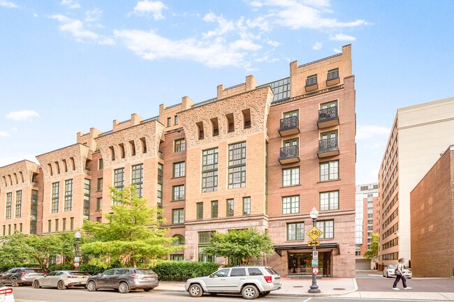 910 M St NW in Washington, DC - Building Photo - Building Photo