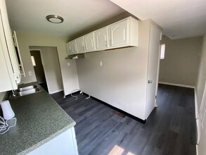 10648 Spring Garden Dr in St. Louis, MO - Building Photo - Building Photo