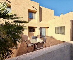 2961 E Winterhaven Dr in Tucson, AZ - Building Photo