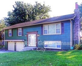 1004 NW Range St in Blue Springs, MO - Building Photo - Building Photo
