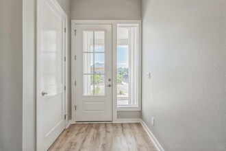 2308 Kellie Brooke Rd in Spicewood, TX - Foto de edificio - Building Photo