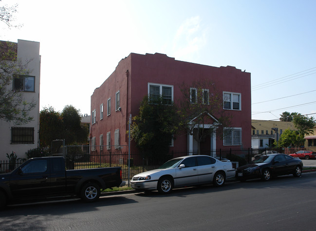 881 N Oxford Ave in Los Angeles, CA - Building Photo - Building Photo