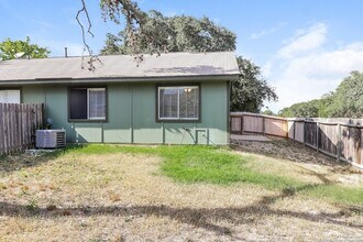 8902 Amber Dusk in San Antonio, TX - Foto de edificio - Building Photo