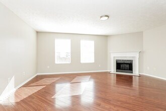 102 Goodrich Ct in Smyrna, TN - Foto de edificio - Building Photo