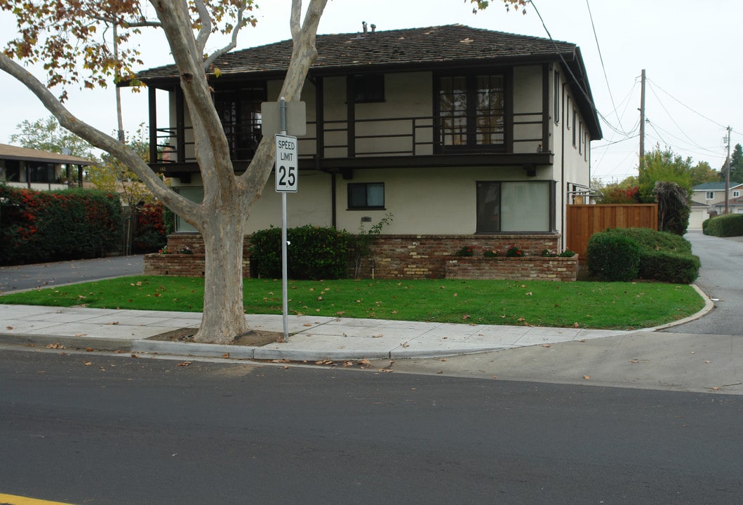 162 Church St in Mountain View, CA - Building Photo