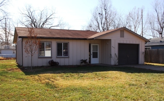 property at 2423 Buttonwood Dr