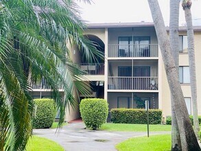 202 Foxtail Dr in Greenacres, FL - Building Photo - Building Photo