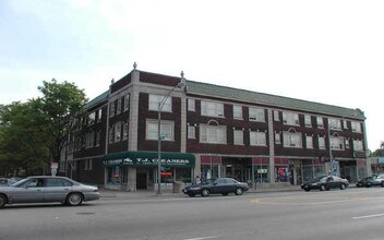 1239 N Taylor Ave in Oak Park, IL - Building Photo - Building Photo