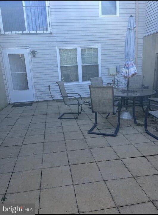 14684 CLOVERDALE Rd in Woodbridge, VA - Building Photo