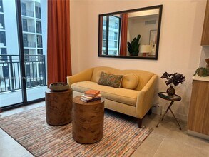 2001 Van Buren St in Hollywood, FL - Foto de edificio - Building Photo