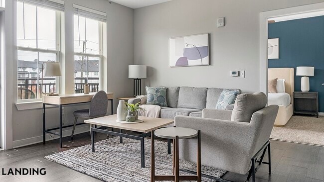 6025 Riverview Rd SE in Mableton, GA - Foto de edificio - Building Photo