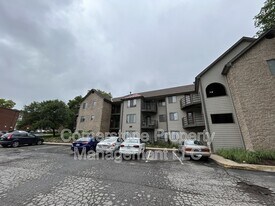 1000 Emery Rd in Lawrence, KS - Building Photo