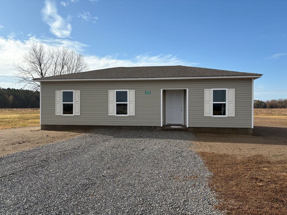 105 Dean Ct in Trenton, NC - Building Photo