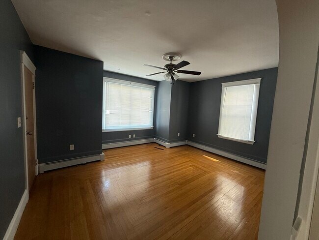949 Locust St in Fall River, MA - Building Photo - Building Photo
