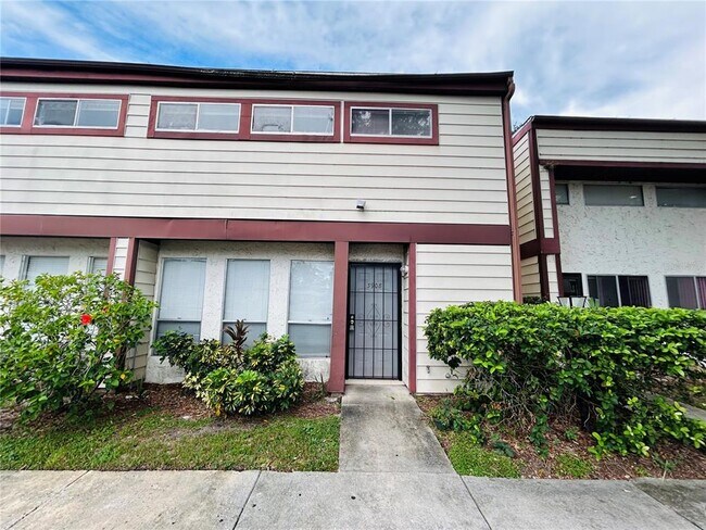 property at 3908 Crayrich Cir
