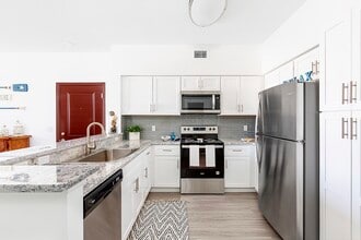 Quantum Lake Villas Apartments in Boynton Beach, FL - Foto de edificio - Building Photo