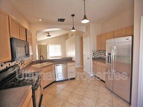 8543 W Shaw Butte Dr in Peoria, AZ - Building Photo - Building Photo