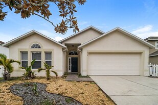 932 Vanderbilt Dr in Eustis, FL - Building Photo