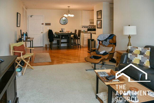 607 W Wrightwood Ave, Unit 2 in Chicago, IL - Building Photo - Building Photo