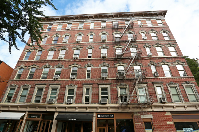 351 Bleecker St in New York, NY - Building Photo - Building Photo