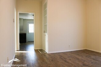 923 Osage St in Manhattan, KS - Building Photo - Building Photo