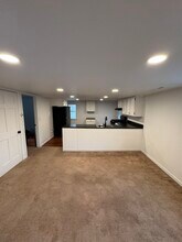 31 Merritt Ave 2nd Floor, Unit 31 Merritt Ave Woodbridge in Woodbridge, CT - Foto de edificio - Building Photo