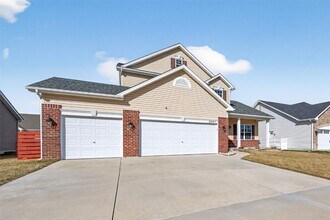 3501 Charlestowne Crossing Dr in St. Charles, MO - Building Photo - Building Photo