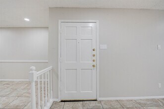 7900 Westheimer Rd, Unit 241 in Houston, TX - Building Photo - Building Photo